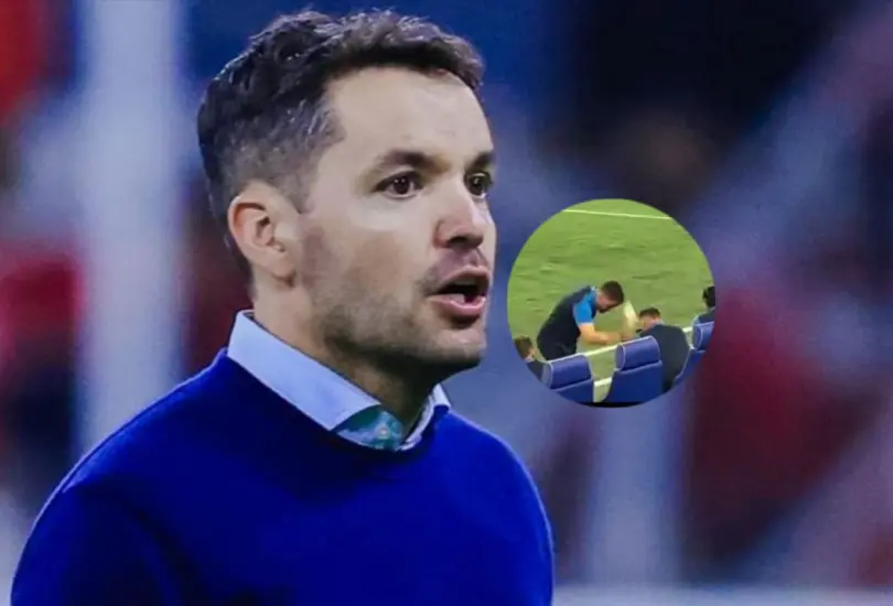 El técnico argentino sorprendió con su gesto tras consumarse la goleada de su equipo. El técnico argentino sorprendió con su gesto tras consumarse la goleada de su equipo.