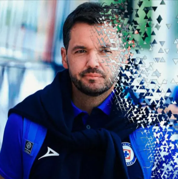 ¿Nicolás Larcamón debe irse de Cruz Azul?