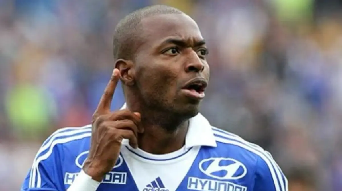 El delantero colombiano tenía ya casi todo cerrado con Cruz Azul, sin embargo, no pasó las pruebas físicas y el fichaje se cayó