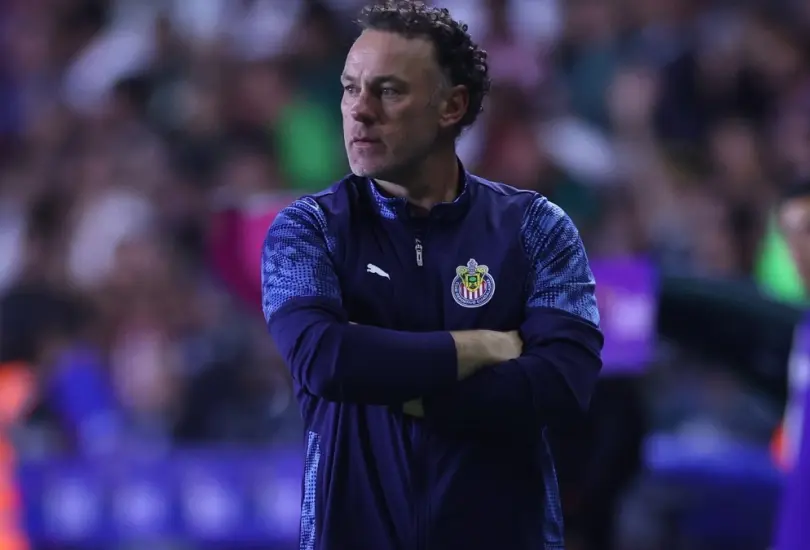 Gabriel Milito corrigió a un reportero en plena conferencia de prensa