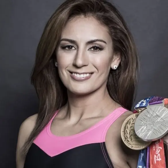 Paola Espinosa, obligada por su coach a tener un romance