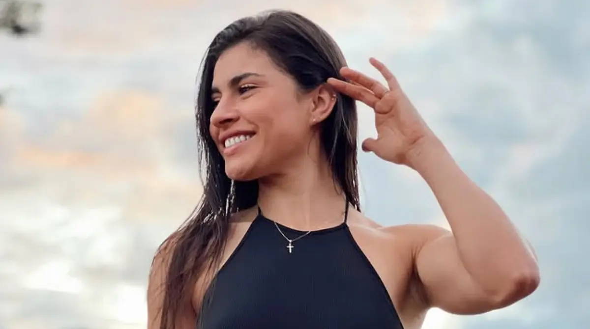 A partir de su retiro estableció un estilo de vida completamente diferente. A partir de su retiro estableció un estilo de vida completamente diferente.