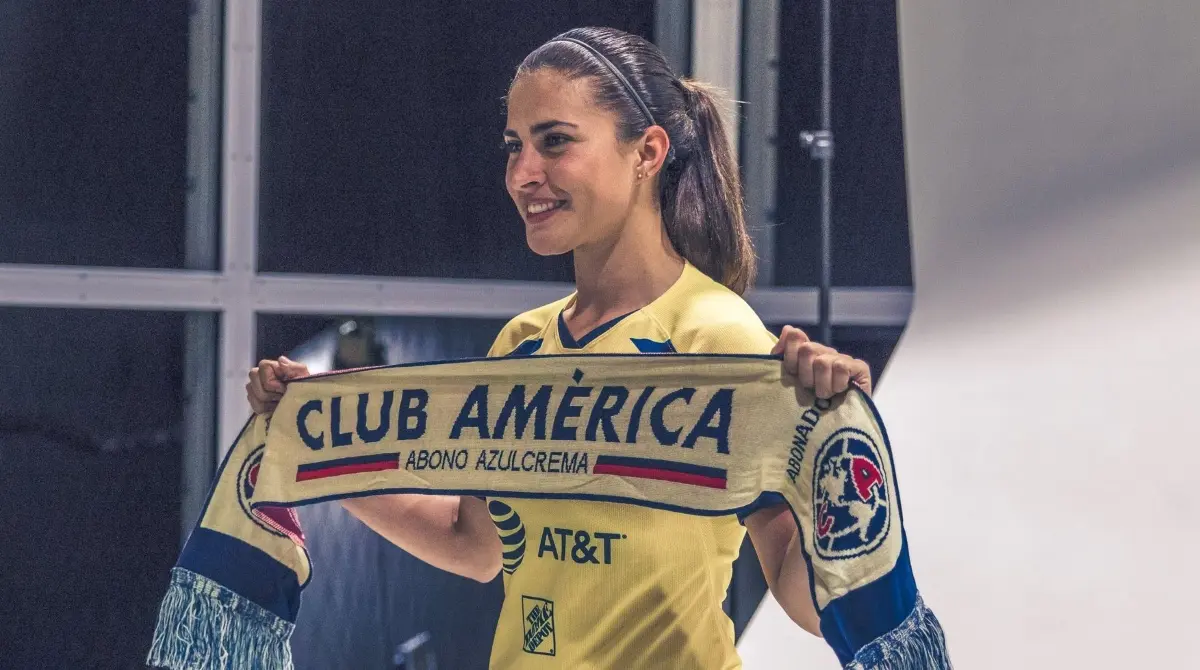 En su momento fue la primera futbolista en la historia de la Liga MX Femenil en pasar de Chivas a América. En su momento fue la primera futbolista en la historia de la Liga MX Femenil en pasar de Chivas a América.