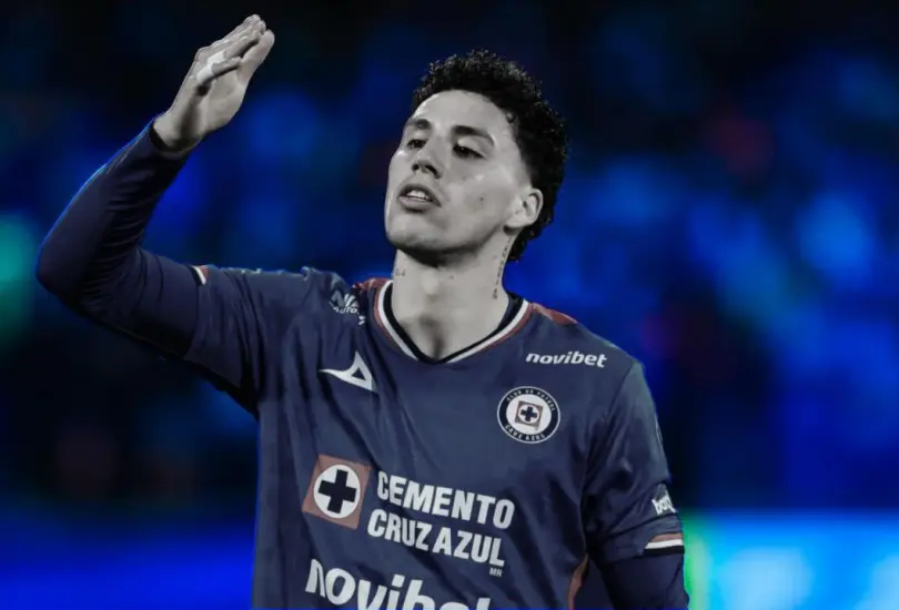 El futbolista mexicano ya tendría reemplazo en la órbita de la Máquina.
