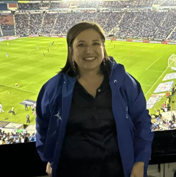 Xóchitl Gálvez se ofrece como entrenadora del Cruz Azul