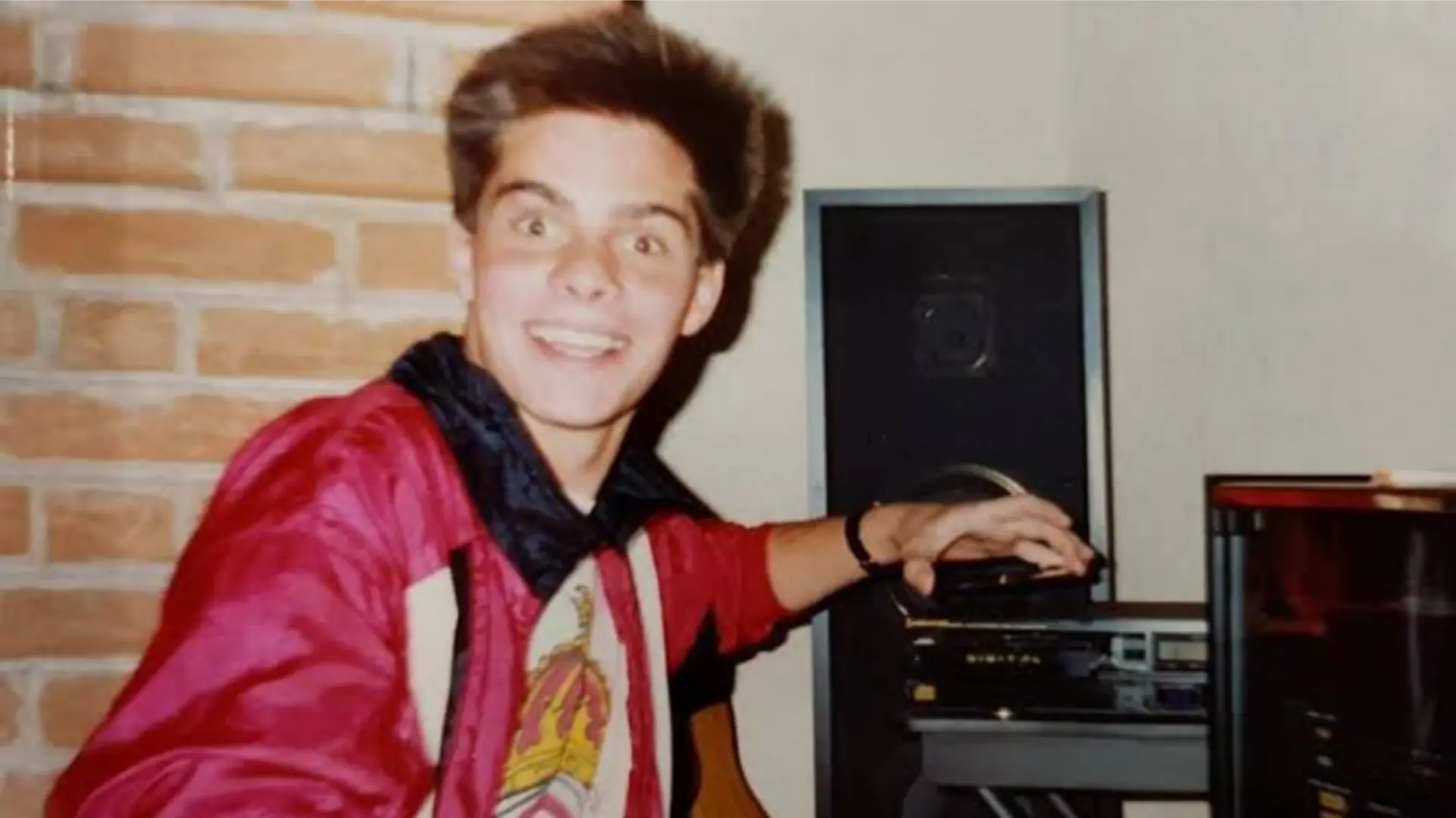 Antes de brillar en los micrófonos, probó suerte en las fuerzas básicas del Toluca.