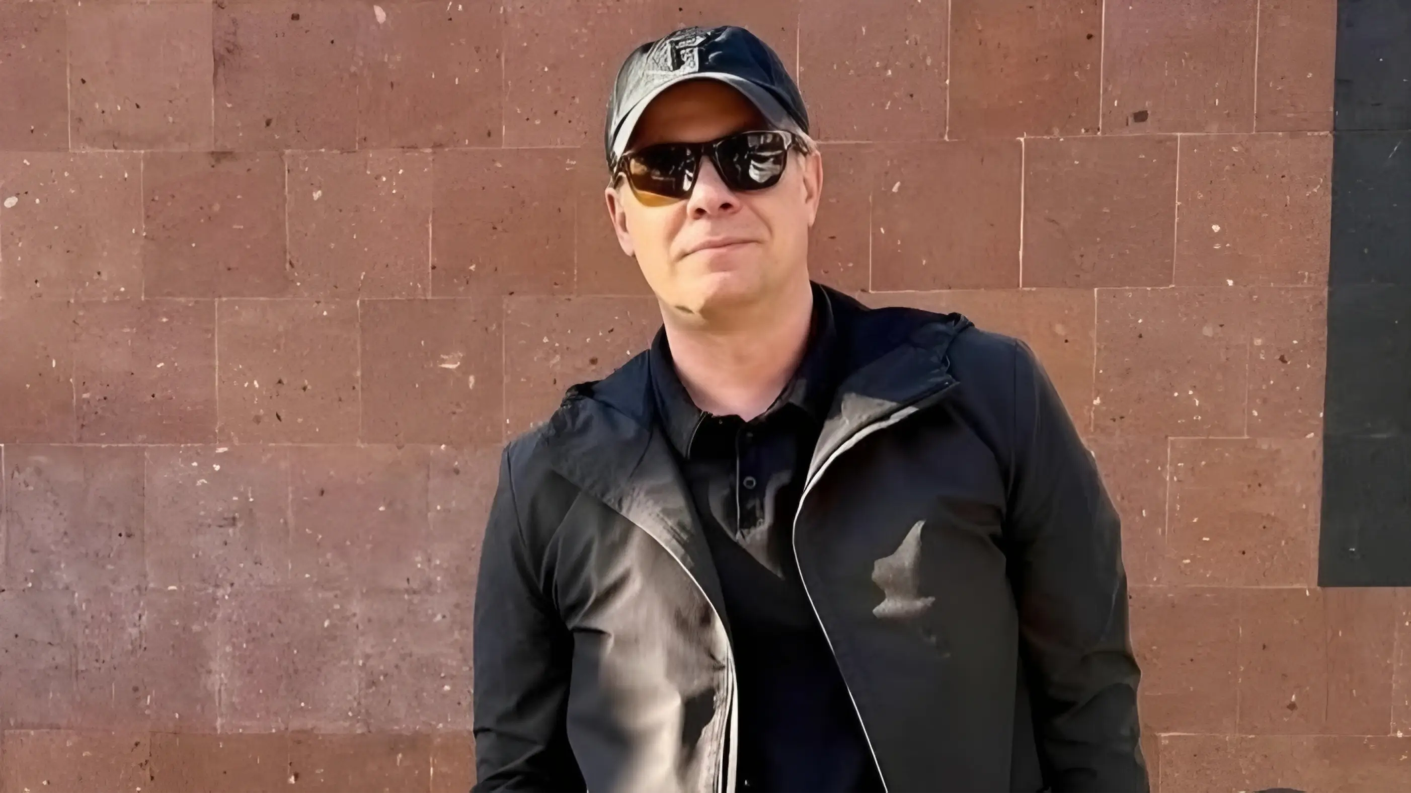 Su estilo irreverente gusta mucho a la par de sus condiciones como narrador.