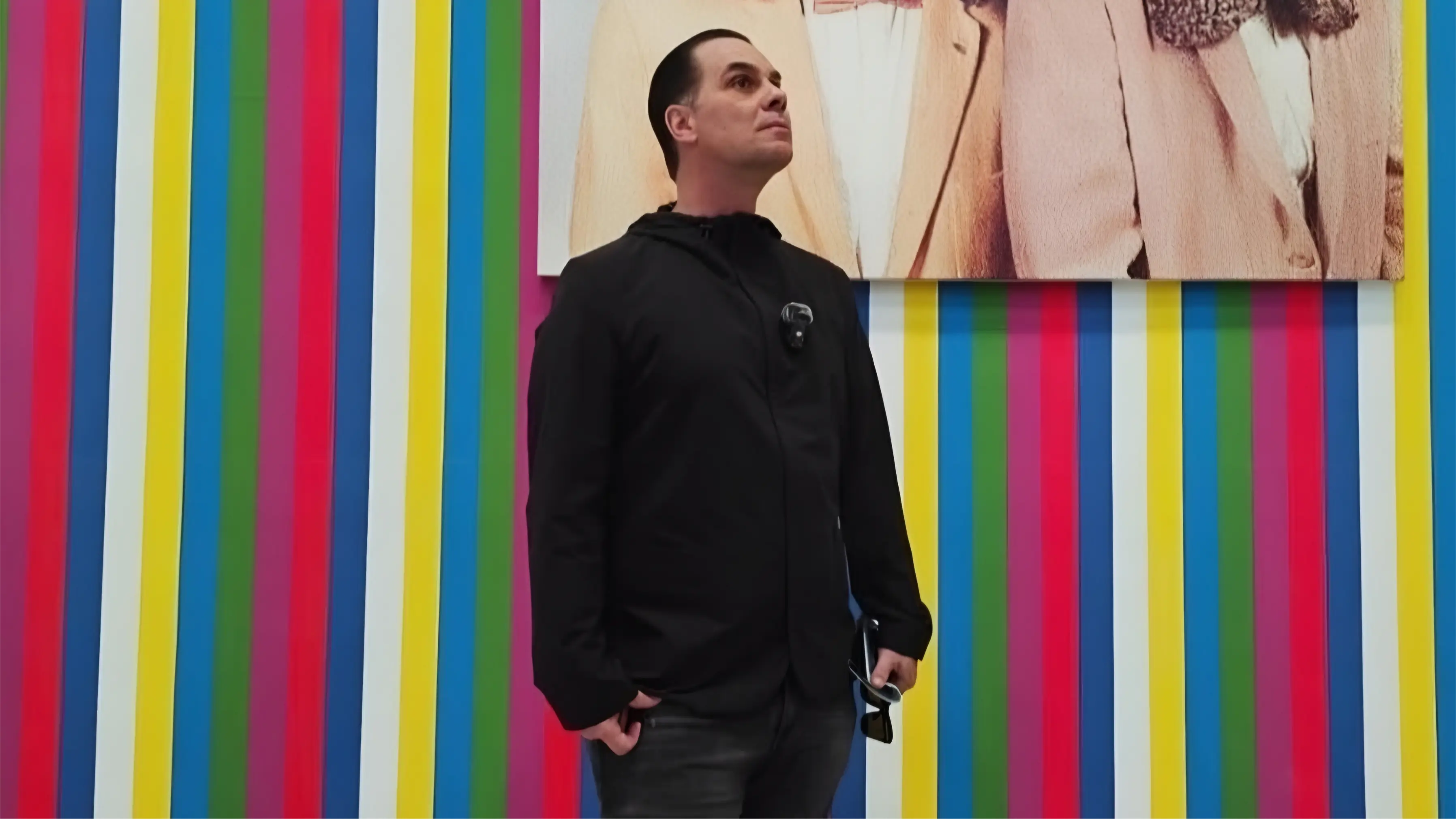 En redes sociales no es tan activo pero siempre está presente en las tendencias.