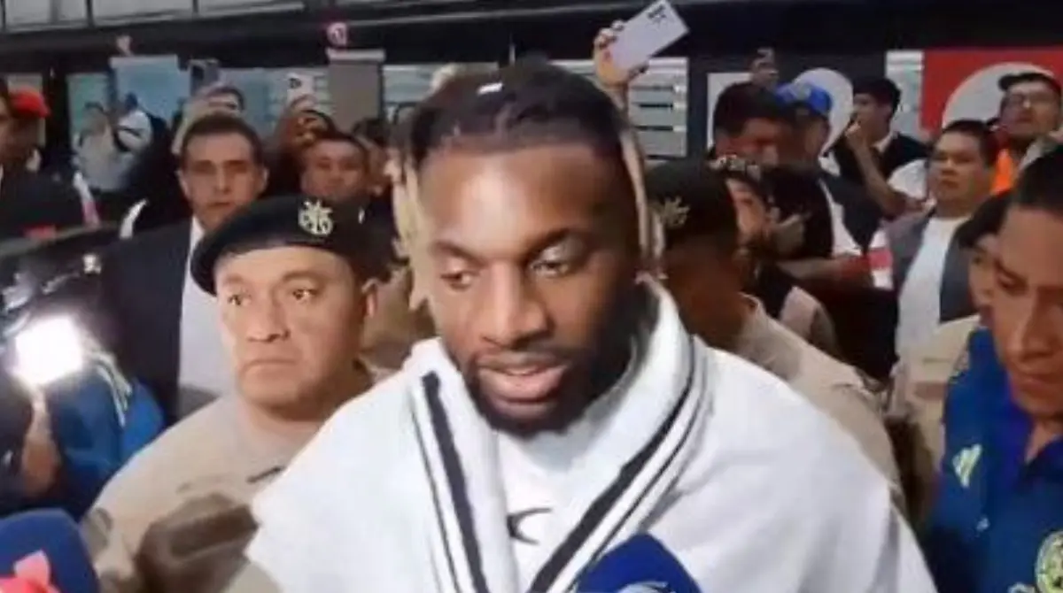 'Feliz de estar en M&eacute;xico. Gracias afici&oacute;n por este recibimiento'.