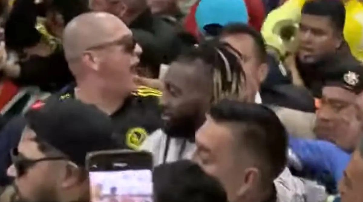 L&iacute;deres de barras se acercaron para abrirle paso.