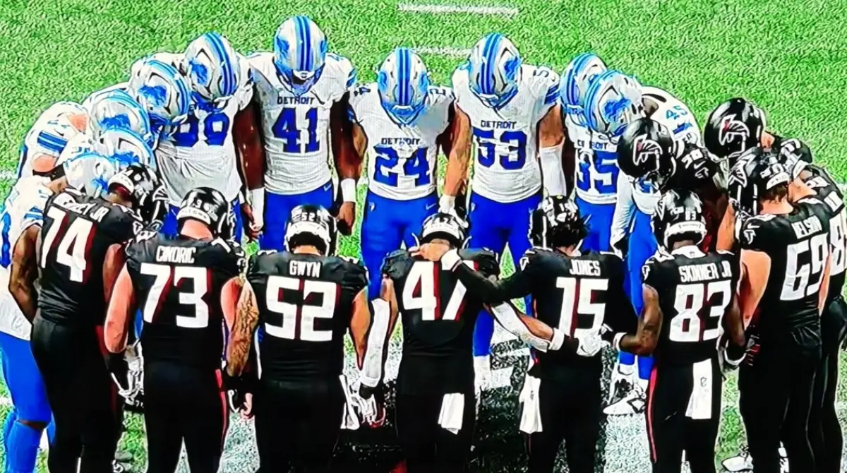  Los jugadores de Lions y Falcons se unieron por Norris 