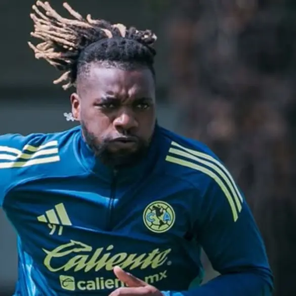 Saint-Maximin responde a hater que lo insultó