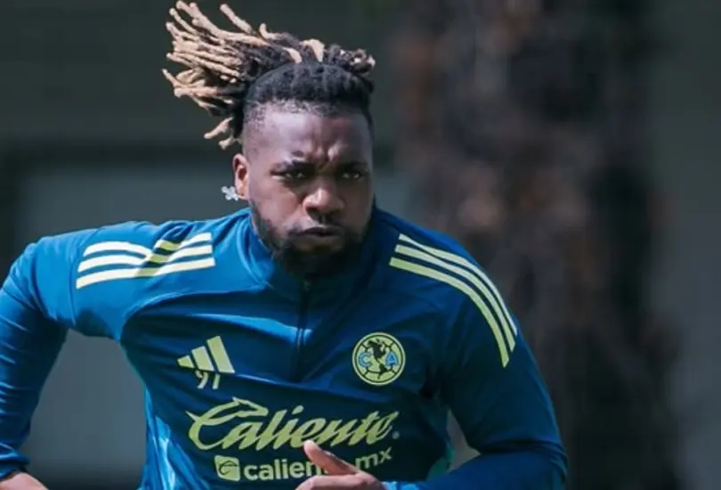 Saint-Maximin encaró a un hater