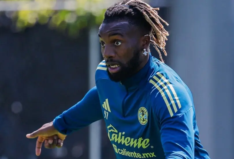 Allan Saint-Maximin ya entrena a la par, pero su debut tardaría en llegar Allan Saint-Maximin ya entrena a la par, pero su debut tardaría en llegar