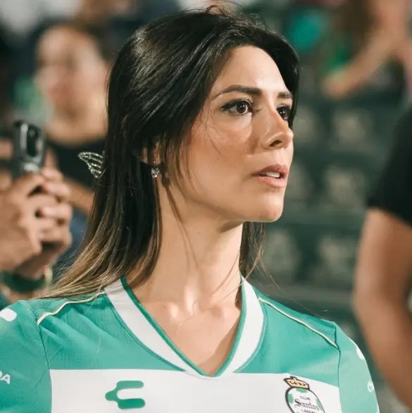 Aficionada del Santos se viraliza tras aparecer en las redes del club