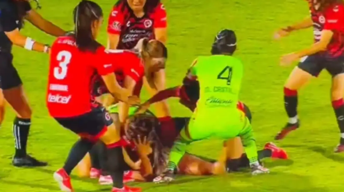 Miah Zuazua y Natividad Martínez protagonizaron una pelea en pleno terreno de juego, misma que ha causado una gran polémica 