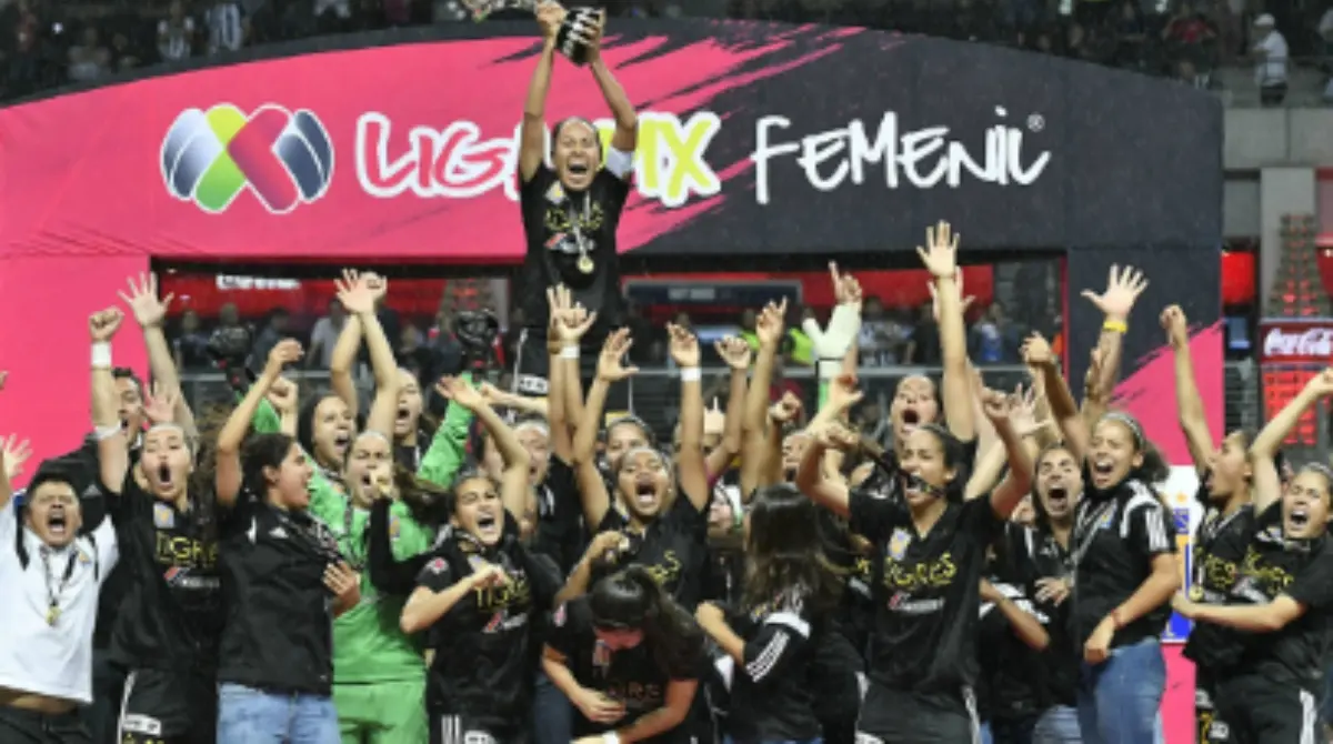 2018: Tigres gana la primera Liga MX Femenil Clausura (México): En penales ante Monterrey, marcó el auge de la liga mexicana, con rivalidades intensas y goles sublimes.