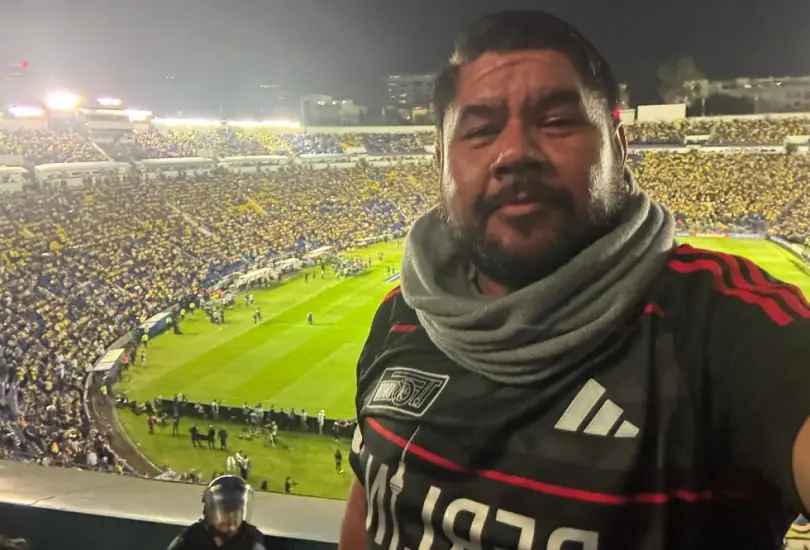 Chuyón Hernández levanta la mano por un cerrón