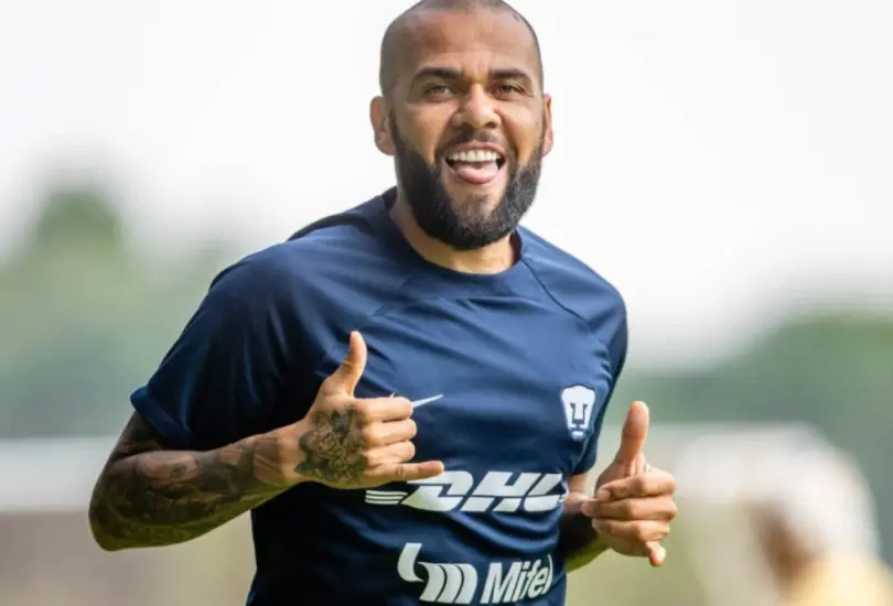 Dani Alves lanzó un guiño a Pumas