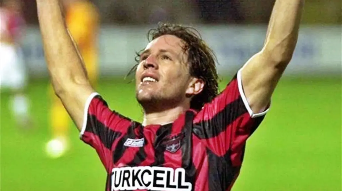 El Tano jugó con Gaziantepspor (2006-2007), Ankaraspor (2007-2008) y Ankaragucu (2008-2009). El Tano jugó con Gaziantepspor (2006-2007), Ankaraspor (2007-2008) y Ankaragucu (2008-2009).