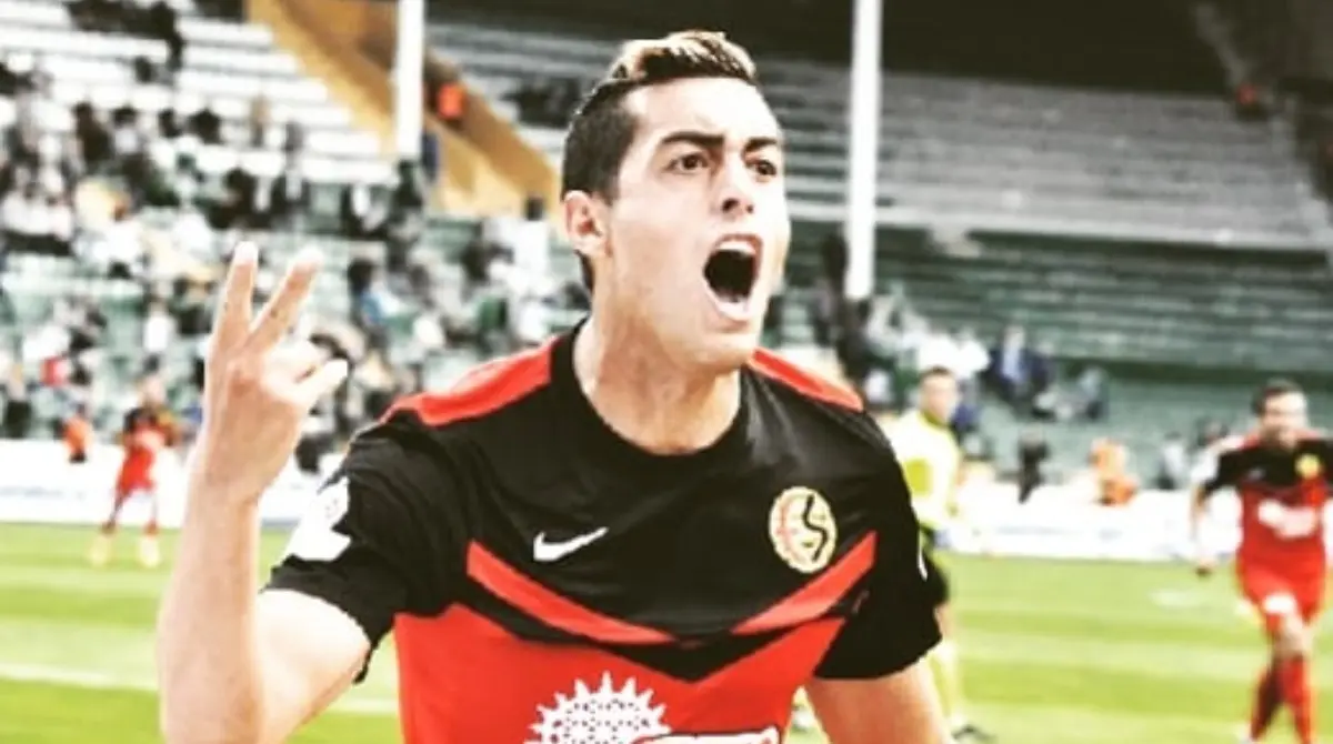 El Mellizo jugó la campaña 2014-2015 con el Eskisehirspor donde jugó 29 encuentros, metió ocho goles y dio siete asistencias; después de su exitosa aventura firmó con Rayados. El Mellizo jugó la campaña 2014-2015 con el Eskisehirspor donde jugó 29 encuentros, metió ocho goles y dio siete asistencias; después de su exitosa aventura firmó con Rayados.