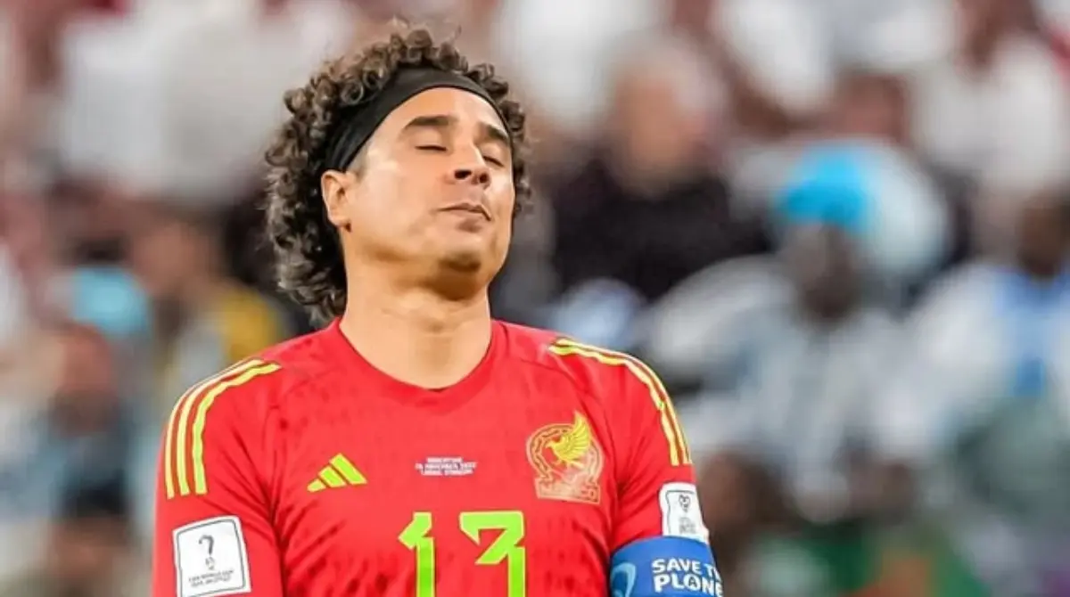  Guillermo Ochoa estaría quedándose sin Mundial 
