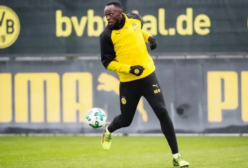 Usain Bolt probó suerte en el futbol