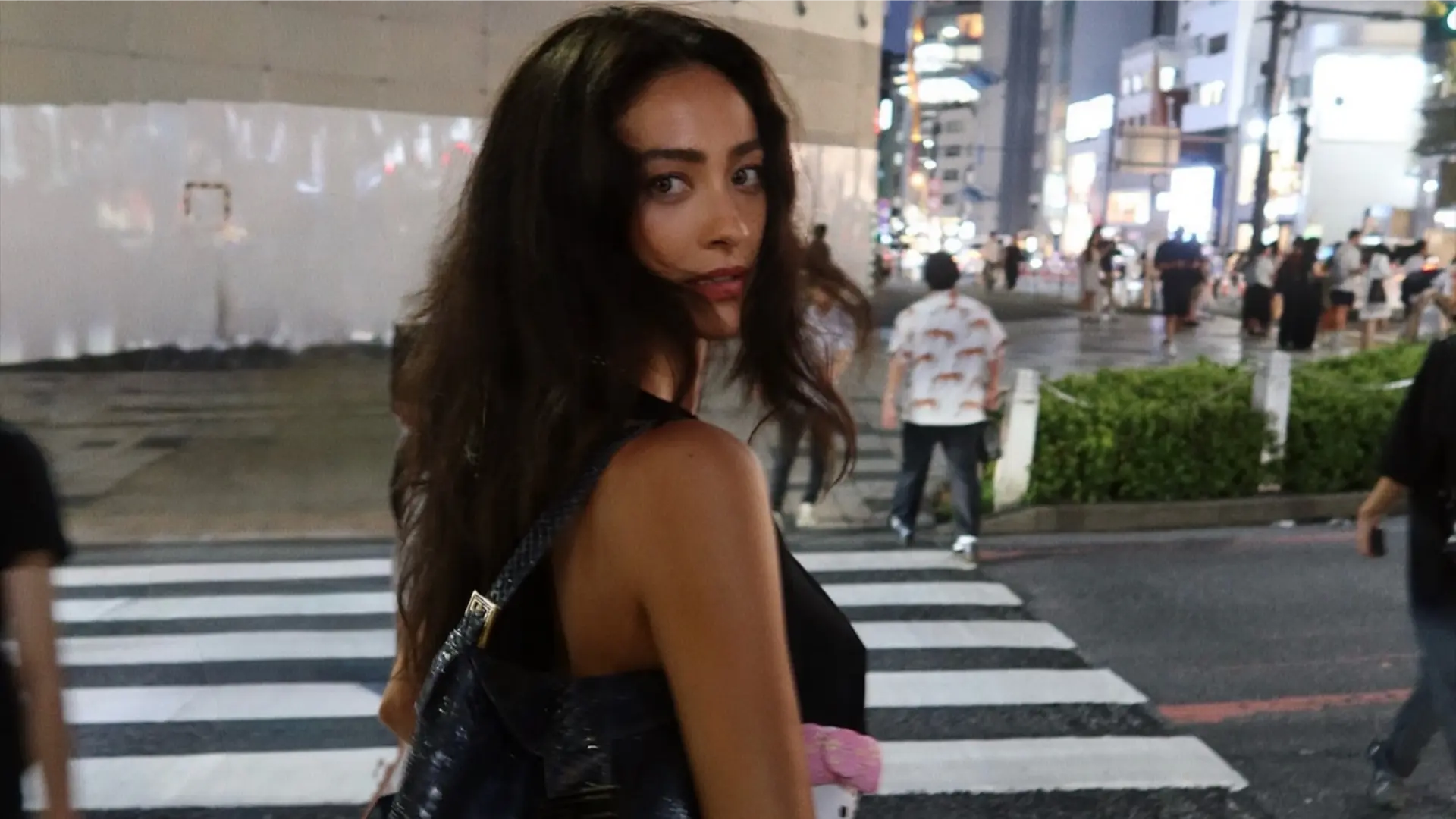 Ha sido considerada una de las jóvenes actrices más influyentes de su generación y figura de inspiración para jóvenes en temas de estilo y vida saludable.