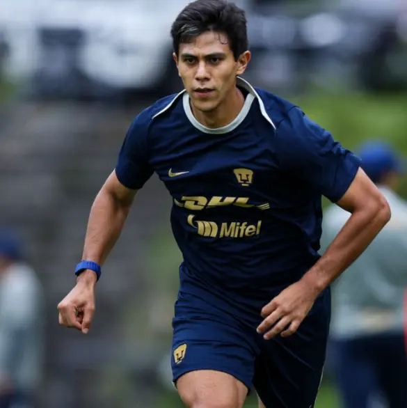 Revelan la fecha de debut de JJ Macías con Pumas