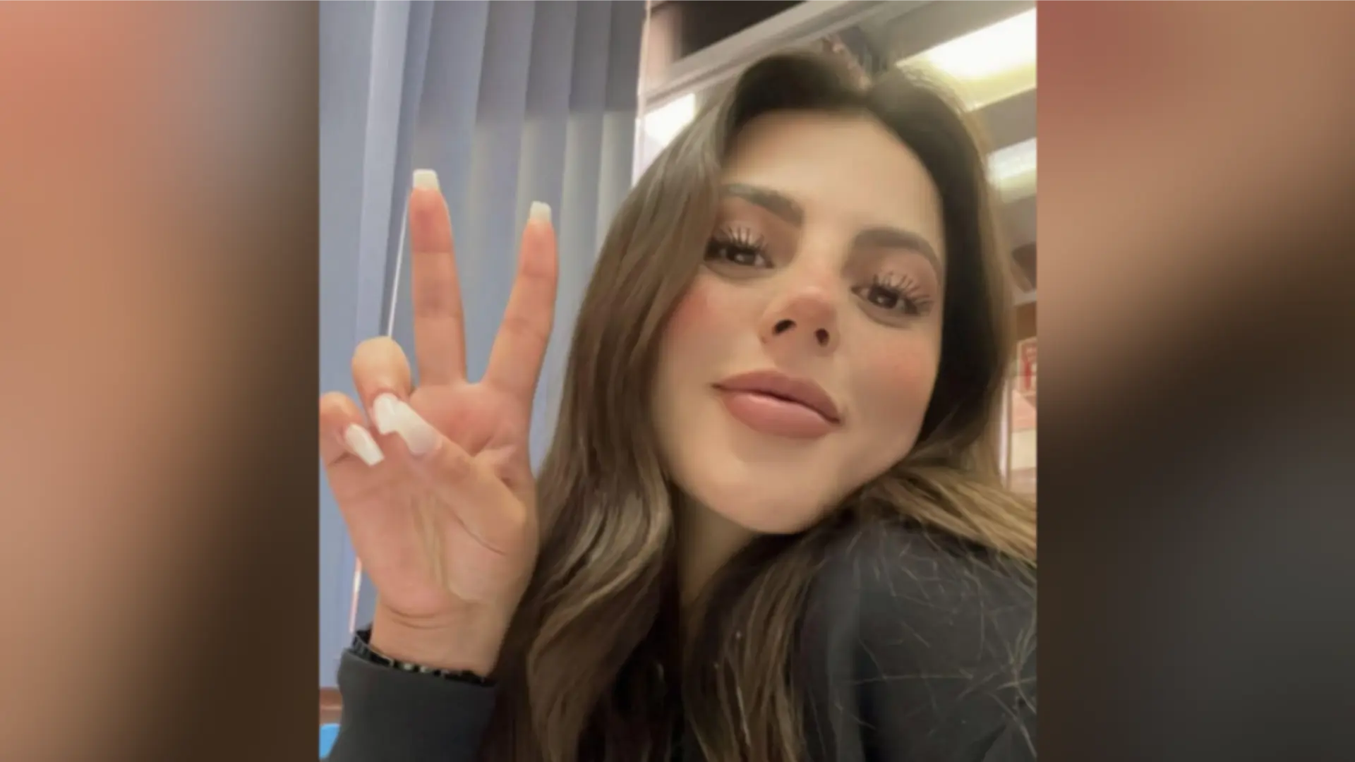 Fue captada discutiendo arduamente con seguidores de la Máquina.