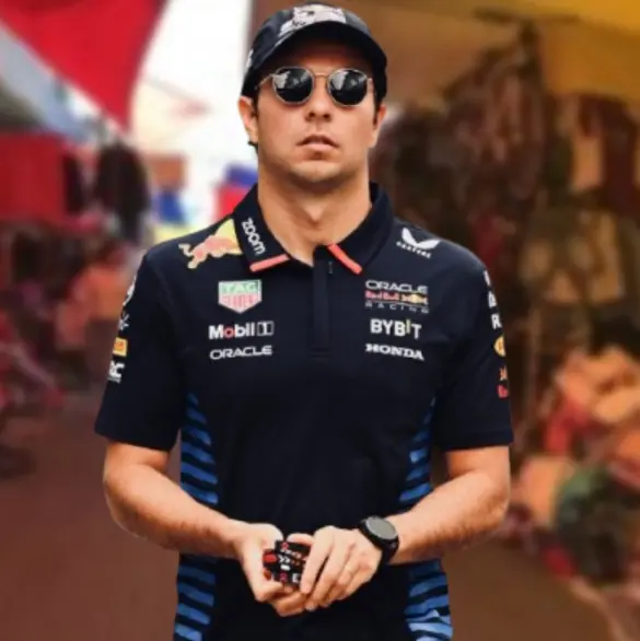 Así venden mercancía pirata de Checo Pérez con Cadillac