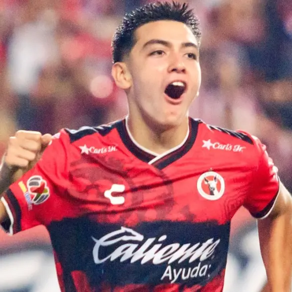 Loco Abreu le pone precio a Gilberto Mora para la Liga MX