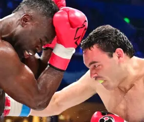 Julio César Chávez Jr. reaparece tras obtener libertad condicional