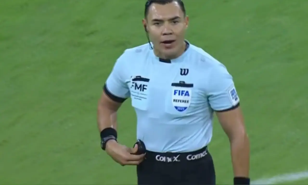  El Gato Ortiz volvió a generar una enorme polémica con su trabajo en el partido Atlas - América. 