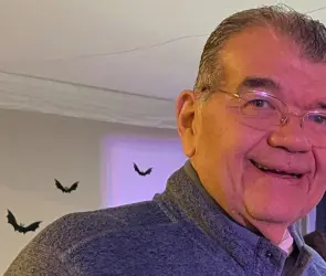 Emilio Fernando Alonso reaparece tras días hospitalizado