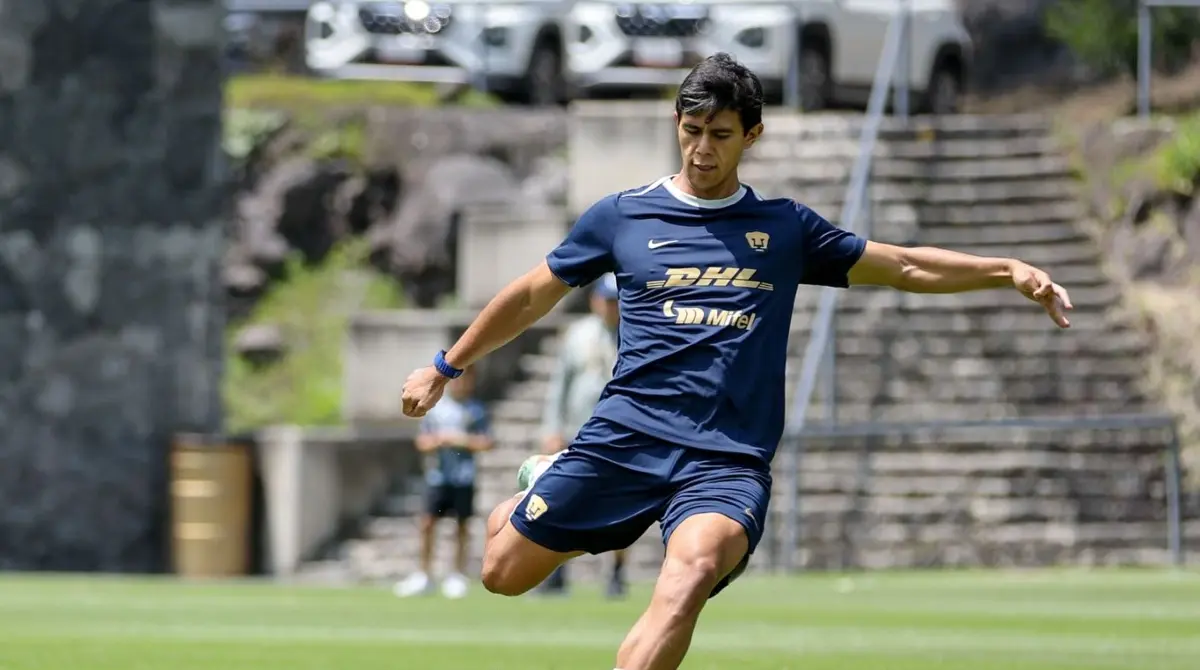  José Juan Macías todavía no brilla en Pumas 