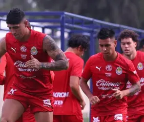 Leyenda de Chivas asegura que pasarán años para que sean campeones