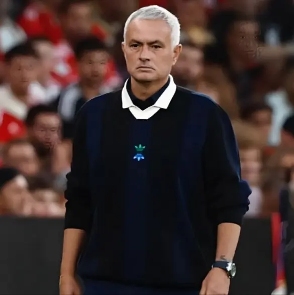 José Mourinho se va del Fenerbahce con cláusula millonaria