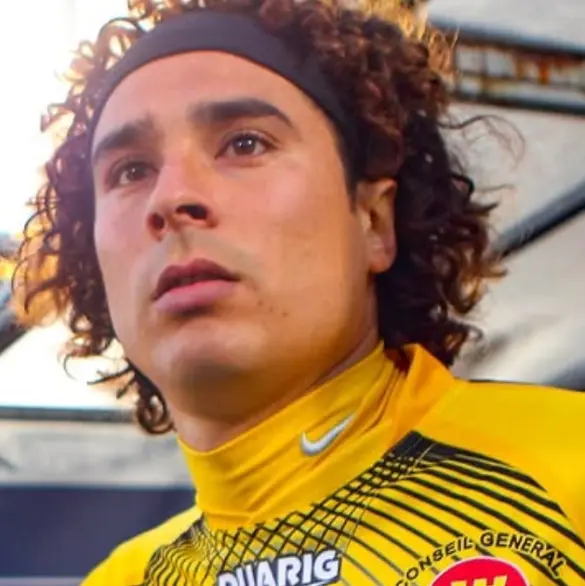 La excusa que puso Guillermo Ochoa para no firmar con el Burgos