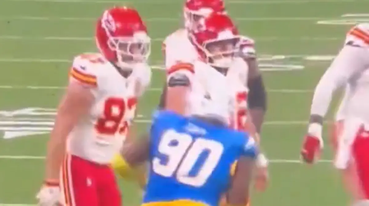  Travis Kelce sufrió un altercado en pleno juego de NFL 