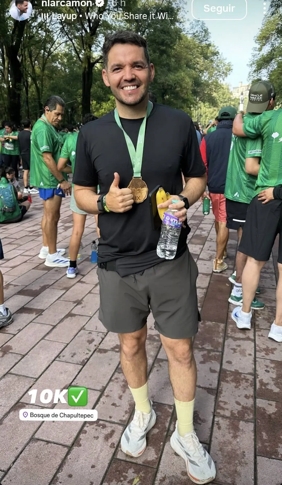 Nicolás Larcamón con su medalla de la carrera 10k del Bosque de Chapultepec Nicolás Larcamón con su medalla de la carrera 10k del Bosque de Chapultepec
