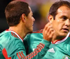 Cuauhtémoc Blanco le pide a Chicharito que se retire