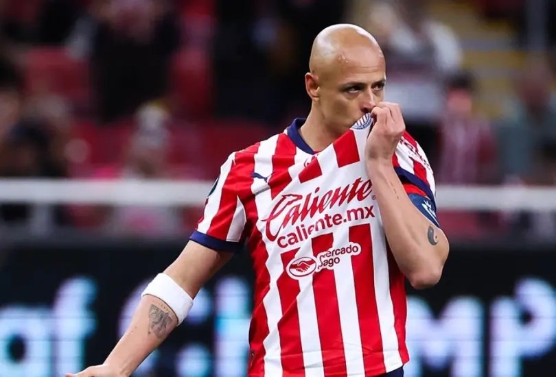 Chicharito vivirá, posiblemente, su último Clásico Nacional