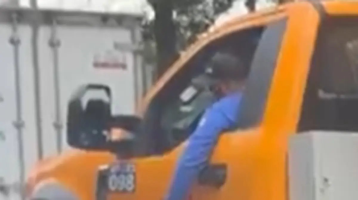  Un chófer fue captado con una imprudencia 