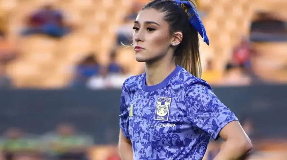 Tatiana Flores Dorrell es una futbolista Mexicanocanadiense con nacionalidad británica que juega como delantera, y su club actual es el Tigres de la UANL Femenil de la Primera División Femenil de México. Es internacional absoluta con la selección femenina de México.