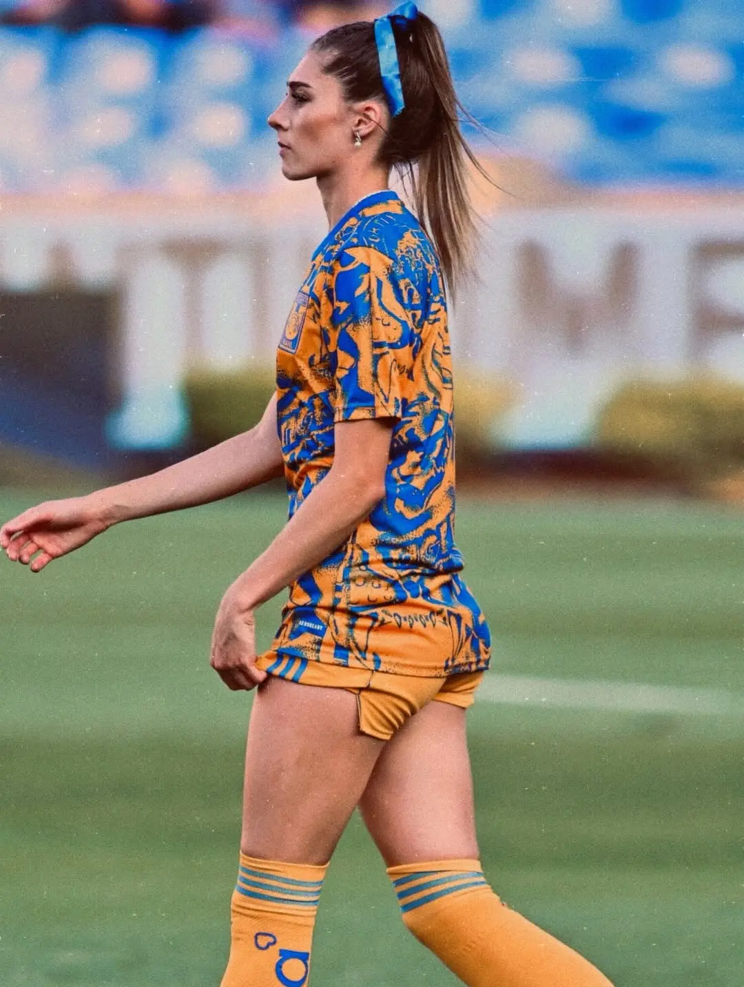 Ha sido reconocida como una de las jóvenes promesas del futbol femenil mexicano. Ha sido reconocida como una de las jóvenes promesas del futbol femenil mexicano.