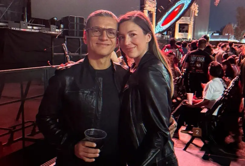 La pareja del estratega está en el ojo del huracán por una imagen compartida en redes sociales. La pareja del estratega está en el ojo del huracán por una imagen compartida en redes sociales.