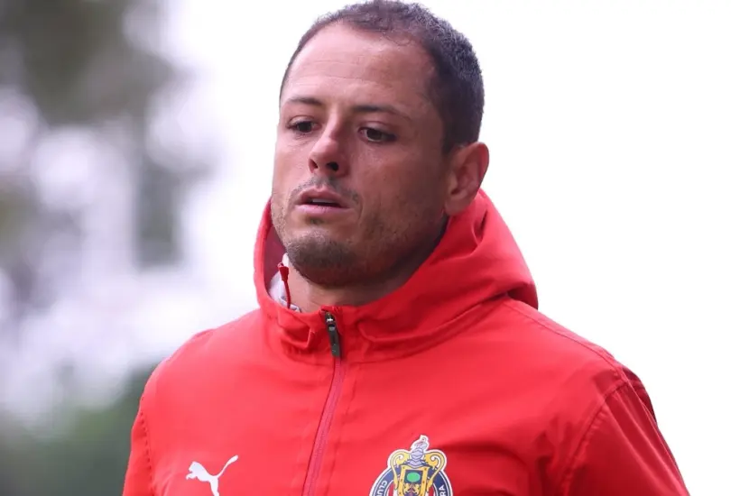 Chicharito Hernández se irá de Chivas en diciembre