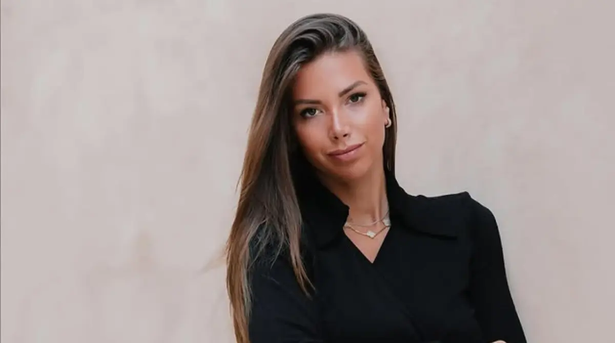 En su cuenta de Instagram (@laura_villars) cuenta con poco más de 100 mil seguidores.