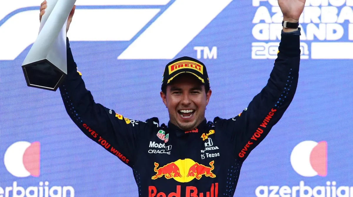  Checo Pérez ha hecho historia en la F1 y ahora recordamos uno de sus mejores capítulos 